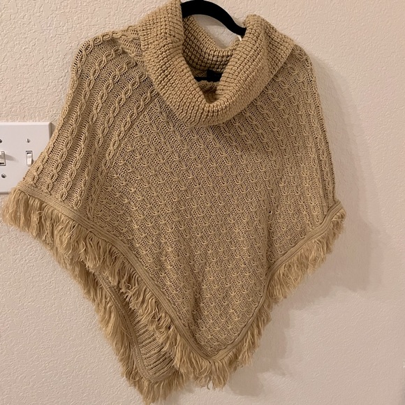 Camel Brown Fringed Poncho - Picture 1 of 4